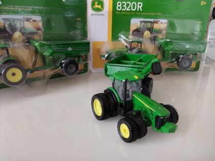 Imagem de Miniatura Trator De Grão John Deere 8320r With J&m Ertl