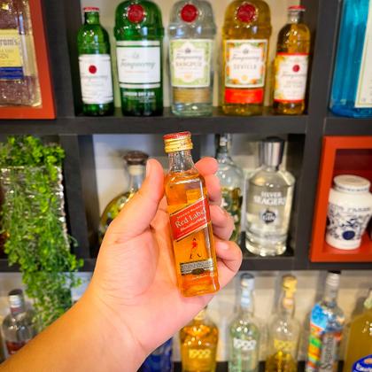 Imagem de Miniatura Whisky Johnnie Walker Red Label 50ml 12 Unidades