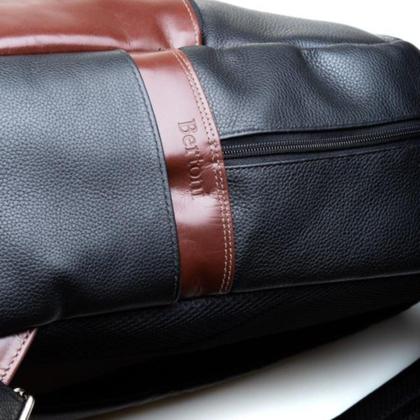 Imagem de Mochila com Alças Reguláveis e Reforçadas em Couro Legítimo