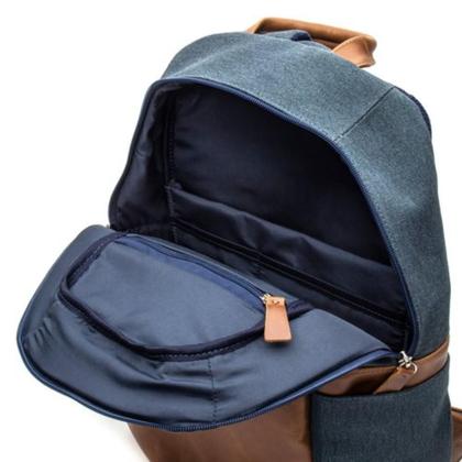 Imagem de Mochila com Alças Reguláveis e Reforçadas em Couro Legítimo