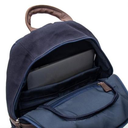 Imagem de Mochila com Alças Reguláveis e Reforçadas em Couro Legítimo