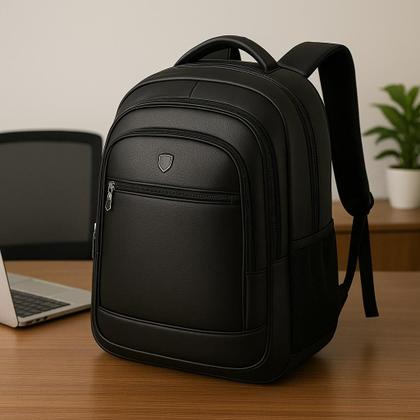 Imagem de Mochila Couro Impermeável Com Entrada Para Fone Usb Grande