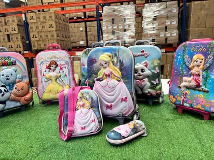 Imagem de Mochila Escolar Feminina Infantil de Rodinhas com Estojo e Lancheira Priscess