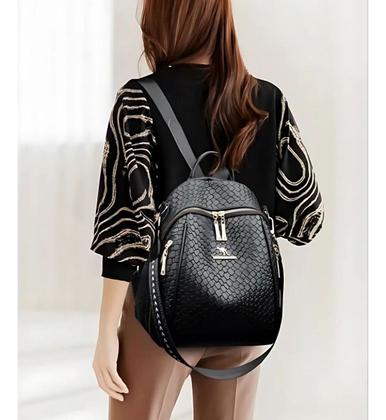 Imagem de Mochila Feminina Couro Pu Pequena Versátil Estilosa Luxuosa