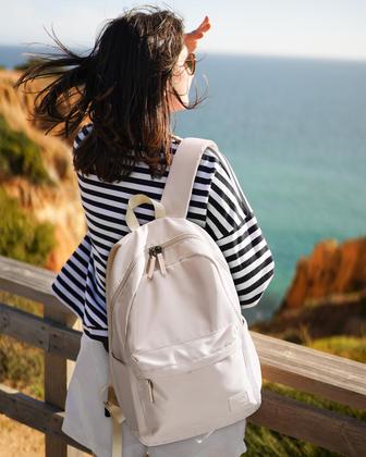 Imagem de Mochila HOMIEE leve para laptop casual de 15,6" bege