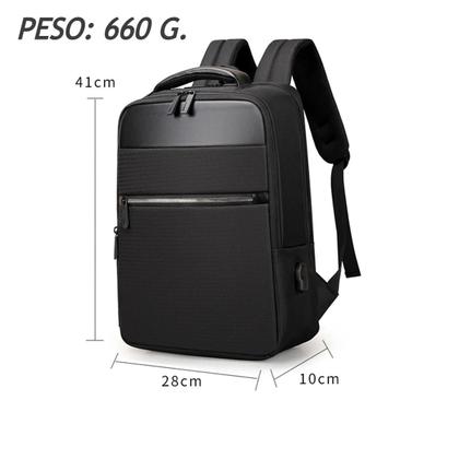 Imagem de Mochila Masculina Executiva com Detalhes em Couro PU Premium Impermeável com entrada USB Resistente à riscos Slim