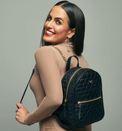 Imagem de Mochila Média em Couro Matelassê com Alça de Corrente - Classe Couro - Preta