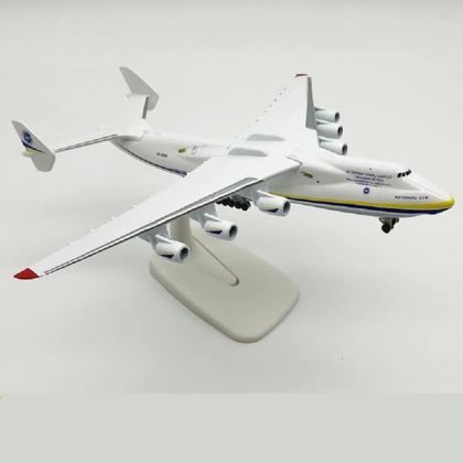 Imagem de Modelo de avião Bewath Antonov AN-225 em liga metálica em escala 1:400