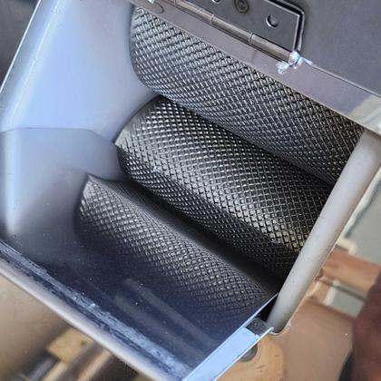 Imagem de Moenda de Cana B-722 Rolo de Inox Maqtron Turbo com Motor