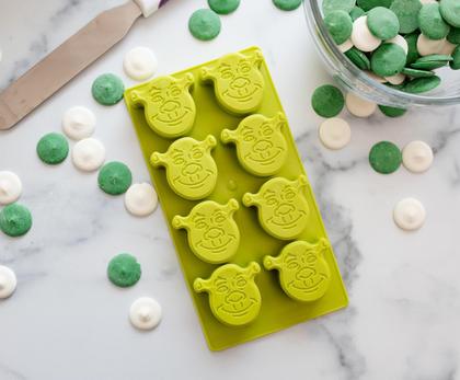 Imagem de Molde de silicone flexível Ice Cube Tray Silver Buffalo Shrek