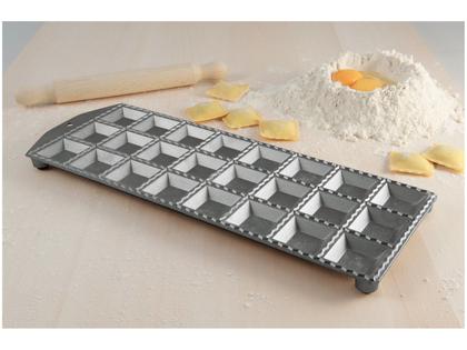 Imagem de Molde para Ravióli Quadrado Alumínio com Rolo de Madeira 4.7 cm - 32020042 - Eppicotispai