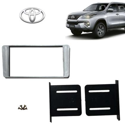 Imagem de Moldura de Painel 2 Din Prata Toyota Hilux 2007 STD