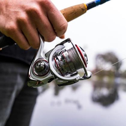 Imagem de Molinete Daiwa Procyon AL 2500D Ambidestro