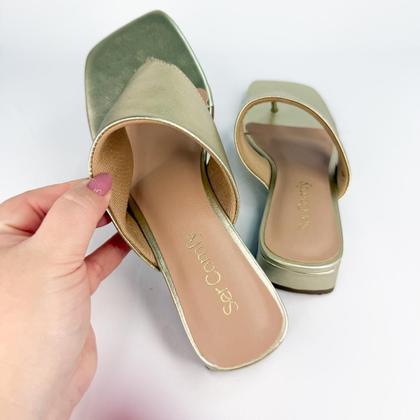 Imagem de Moni - tamanco em couro dourado com bico quadrado 1841