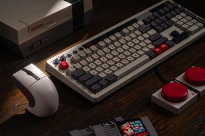 Imagem de Mouse 8BitDo Retro R8 PAW 3395 Sensor Óptico 26.000 DPI
