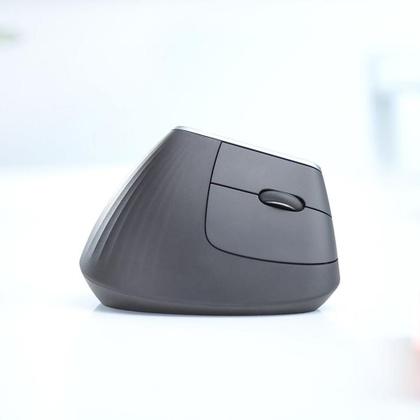 Imagem de Mouse sem fio Logitech MX Vertical Design Ergonômico para Redução de Tensão Muscular, USB Unifying ou Bluetooth, Recarregável - 910-005449