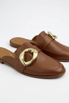 Imagem de Mule Feminino Vizzano Bico Redondo Com Adorno Marrom