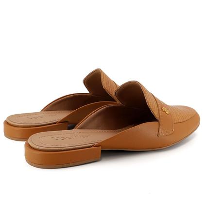 Imagem de Mule Marrom Bico Redondo Couro Texturizado