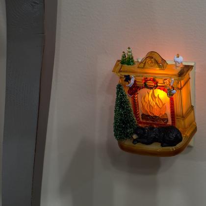 Imagem de Night Light Roman Sleeping Winter Bear by Fireplace