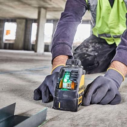Imagem de Nível a Laser Verde com Suporte e Maleta DW088CG-LA DEWALT