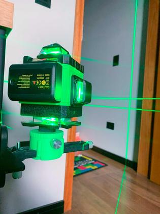 Imagem de Nível Laser 16 Linhas Profissional 4D com Tripé kit completo