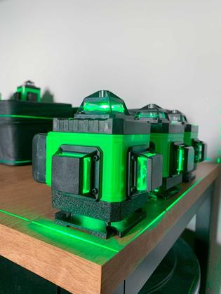 Imagem de Nível Laser 16 Linhas Profissional 4D com Tripé kit completo