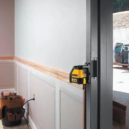 Imagem de Nivel Laser Auto Nivelador 2 Linhas DW088K Dewalt Com Maleta