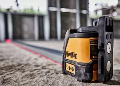 Imagem de Nivel Laser Auto Nivelador 2 Linhas DW088K Dewalt Com Maleta
