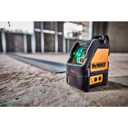 Imagem de Nível Laser Verde Linhas Cruz 30m DW088CG DEWALT Com Maleta