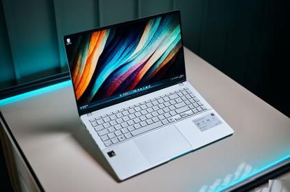 Imagem de Notebook asus vivobook s 15 oled s5506ma ws76 15.6 polegadas intel core ultra 7 155h 16gb ram 1tb ssd metal chassis