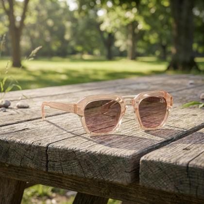 Imagem de Óculos de Sol Feminino Lente Marrom Polarizado Com Proteção UV400 Formato Quadrado Retrô Armação Transparente Moderno Elegante Village Heaven 2838
