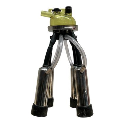 Imagem de Ordenhadeira Balde ao Pé Bv 600 Litros com Motor 2 Cv e 2 Conjuntos Duplos para 4 Vacas