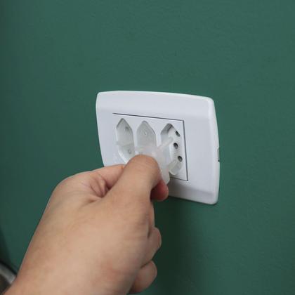 Imagem de Pacote Com 10 Protetores de Segurança Anti-Choque Para Tomadas Ilumi (Ref.:13442)