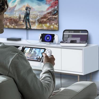 Imagem de Pacote de acessórios para PlayStation Portal, estojo de transporte portátil para PS Portal, base de carregamento magnética para portal PS5, capa protetora, 2 protetores de tela HD, fone de ouvido com fio, 4 alças de polegar