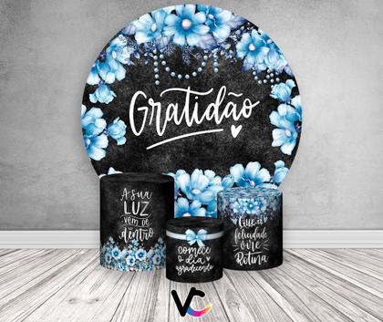 Imagem de Painel De Festa Redondo 1,50x1,50 + Trio De Capas Cilindro  Gratidão Chalkboard Flores Azuis 029
