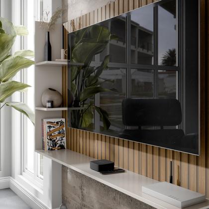 Imagem de Painel Para TV 50 Polegadas Sala/Quarto Suspenso Com Prateleira Nicho Berlim