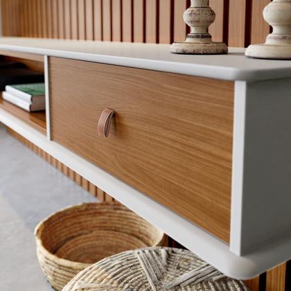 Imagem de Painel para TV até 75 Polegadas Ripado com Prateleira Nicho e Gaveta Detroit