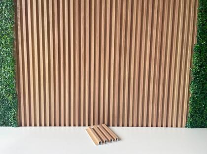 Imagem de Painel Ripado WPC revestido com filme, 2,90m x 0,16m e2,4cm