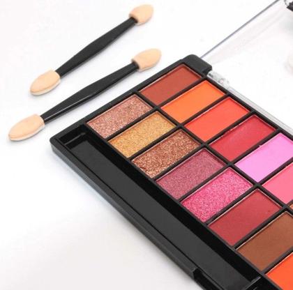 Imagem de Paleta de Sombras com 28 Cores Lua & Neve
