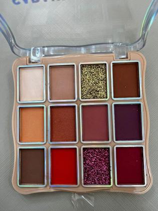 Paleta Sombras Lunar - Sarah's Beauty Imagem de Paleta Sombras Lunar