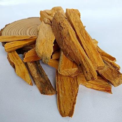 Imagem de Palo Santo Natural Peruano Várias Lascas 45g para Proteção e Defumação - Hadu Esotericos e Religiosos