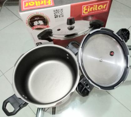 Imagem de Panela de pressão fechamento externo 3 litro grafite c/alça eirilar.