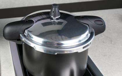 Imagem de Panela De Pressão Fundo De Indução Brinox Ceramic Life Pressure 5,4 Litros Ø 22 cm Preto