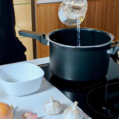 Imagem de Panela Pressão Fechamento Externo Indução 4,2 Litros Brinox Cor Preto