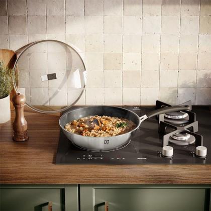 Imagem de Panela Wok Antiaderente Com Tampa 28cm Electrolux Cor Prateado