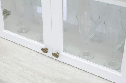 Imagem de Paneleiro Simples 2 Portas de Vidro 2 Gavetas Americana