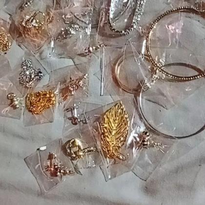 Imagem de Pano Porta Joias Kit 70pçs SemiJoias FOLHEADO Ouro18k e Prata