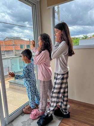 Imagem de Pantufas 3D adulto e infantil cachorros fofinhos personagem 3D