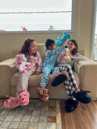 Imagem de Pantufas 3D adulto e infantil cachorros fofinhos personagem 3D