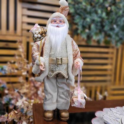 Imagem de Papai Noel Decorativo Casaco Luxo Rosê e Pérola 50cm - Noel Decor
